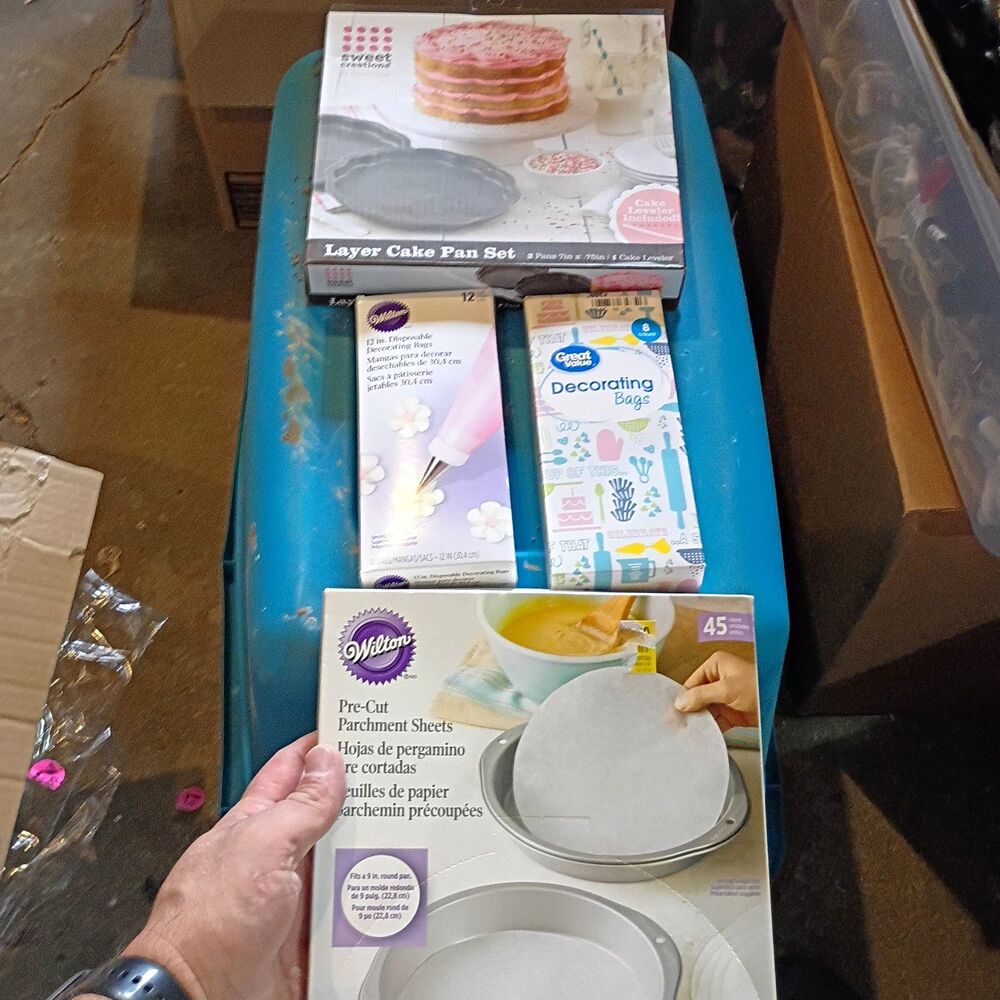 Sweet Creations 2pc Round 7in x 0.75in Nonstick Metal Cake Pan Set w/Leveler